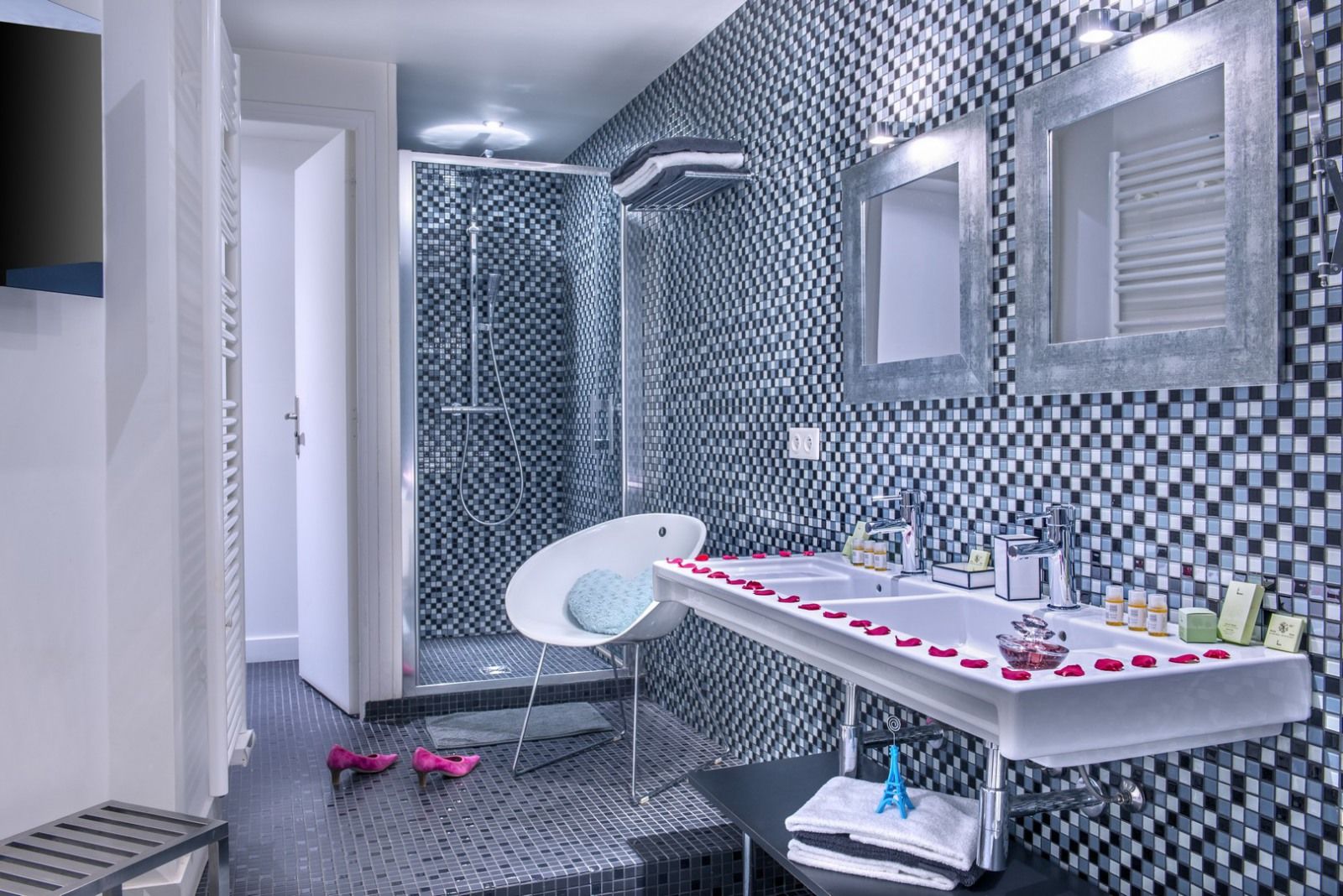 Deluxe Suite with Spa Bath,686278203:JPEG